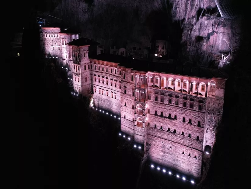 Trabzon Sümela manastırı